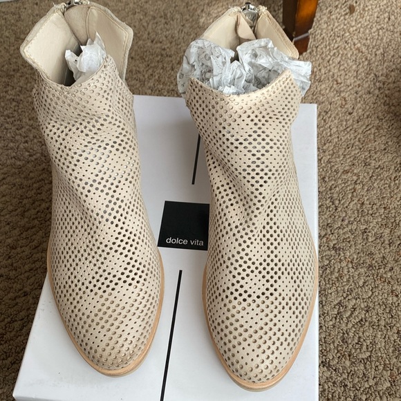 Any season! Dolce Vita Ankle Boots - Picture 1 of 4